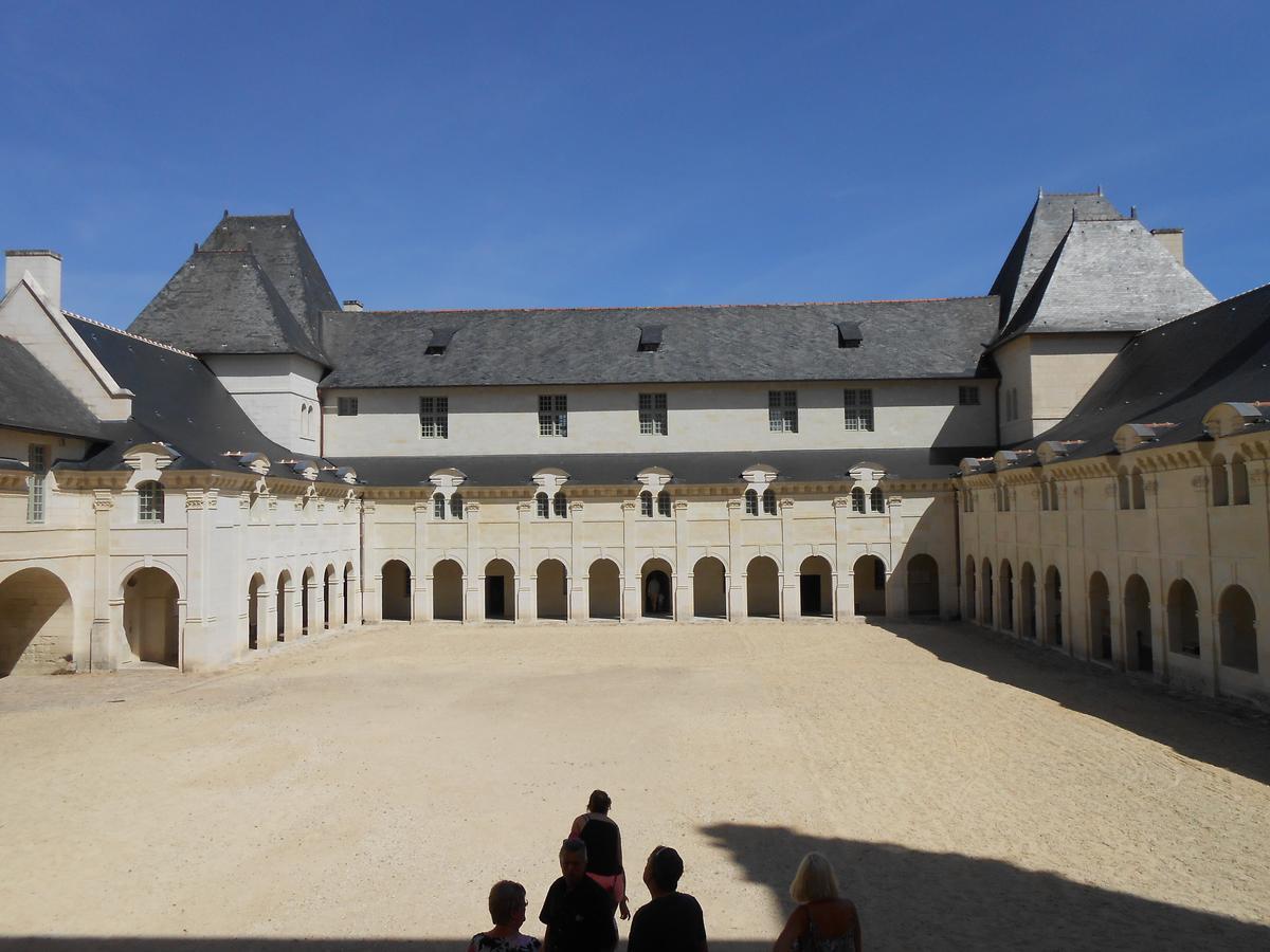 Gite-Civray-De-Touraine Maison De Denise Exterior foto